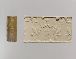 Cylindertätning och modernt intryck: mansfigur som dominerar bevingade lejon med människohuvud, ca. 700-talet f.Kr. (kalcedon)