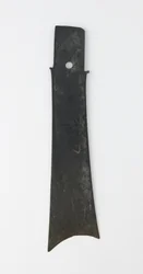 Gaffelmejsel (zhang), Qijia-kultur, ca 2500-2000 f.Kr. (jade (nefrit))
