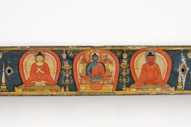 Manuskript av De fem skydden, främre omslaget, 1138 (ogenomskinlig wc och bläck på trä)