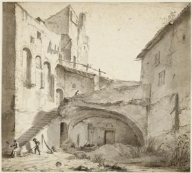 Övervuxen innergård av slottsruin