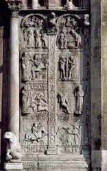 Detalj från västra verandans södra sida, c.1120-38 sten se 136520 och 136522