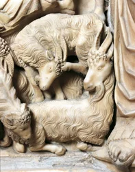 Italien, Toscana, Sienas katedral, predikstol med julkrubba av Nicola Pisano