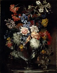 Blommor i en vas på en avsats