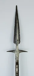 Lugged Spear, mitten av 1400-talet - början av 1500-talet (stål med kopparinlägg och moderna restaureringar)