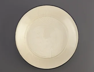 Ding ware-fat med inskuren dekor av ankor, Hebei-provinsen, 1000-tidigt 1100-tal (keramik)