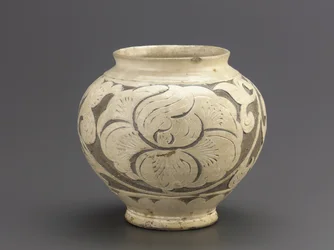 Burk med sgraffito-dekoration, Jiaozuo, Henan-provinsen, Northern Song-dynastin, första hälften av 1000-talet (keramik)