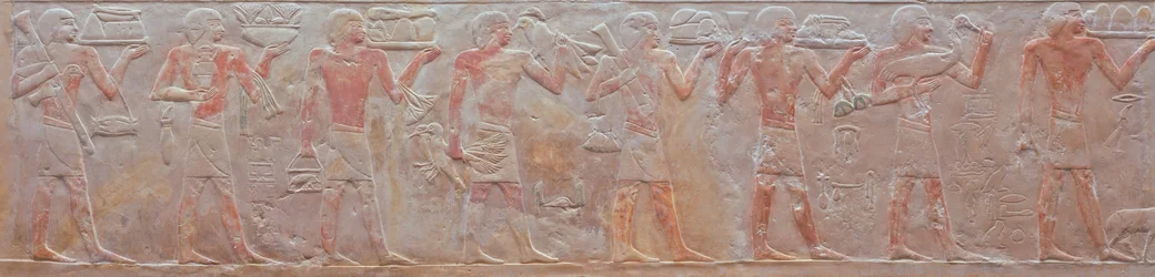 Relief av en procession av offerbärare från Ny-Ank-Nesuts grav, 2575-2134 f.Kr. (målad kalksten)
