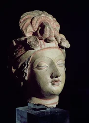 Huvud, från Gandhara, grekisk-buddhistisk stil, 1:a-4:e århundradet (stuckatur)