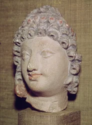 Buddhahuvud, grekisk-buddhistisk stil, 1:a-4:e århundradet