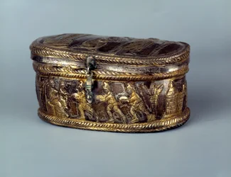 Paleokristen konst: relikvieskrin i silver känd som Capsella de Brivio: Adoration of the Magi. 500-talet e.Kr. Paris, Louvren