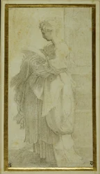 Stående figur av en flicka med skrymmande draperier (svart krita på vitt papper)