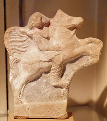 Staty av parthisk ryttare (terrakotta)