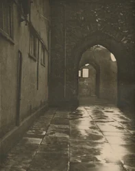 Archway till Abbots Court i Westminster Abbey, c1935.