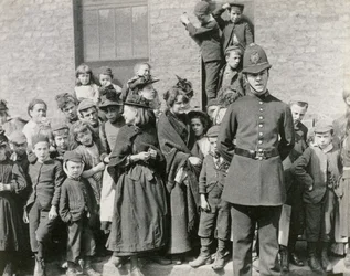 En polismans begravning i London, 1894