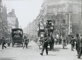 Ludgate Circus, London, förberedde sig för drottningens jubileum, 1897