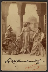 [Sarah Bernhardt som Gismonda]