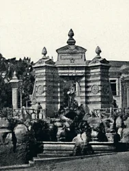 Fontän i palatsträdgården, 1895
