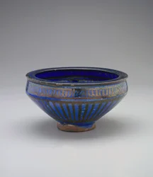 Skål, Iran, Il-Khanid-dynastin, sent 1300-tal (keramik)