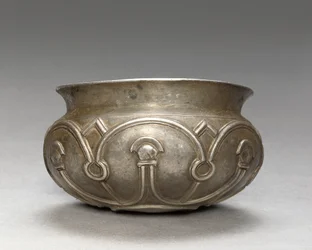 För-Achaemenidisk skål, ca 600-talet f.Kr. (silver)