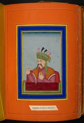 Shah Abbas I av Persien (reg. 1588-1629) huvud- och axlarporträtt, till vänster (ogenomskinlig akvarell på papper)