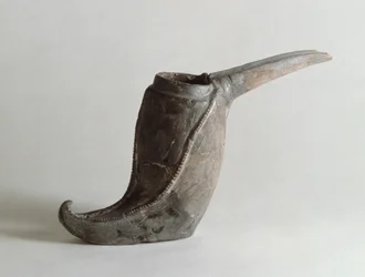 Fartyg i form av en känga, från Kaluraz, Gilan, Iran, c.1:a årtusendet f.Kr. (lera)