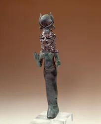 Orientaliska antikviteter: fenicisk gudinna. Statyett av brons och silver. 700-600 f.Kr. Paris, Louvren