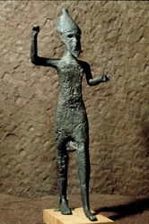 Fenicien: bronsfigur föreställande en gud. Funnen i havet nära Selinunte (Selinonte), Sicilien. 1300-1200-talet f.Kr. Palermo, Museo Archeologico Nazionale