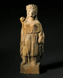 Fenicisk konst: terrakottastatyett föreställande gudomen Tanit. 3:e-2:a århundradet f.Kr. Madrid, Nationella arkeologiska museet.