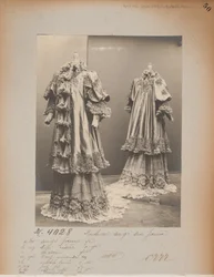 Albumsida: House of Worth, Coat