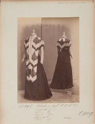 Albumsida: House of Worth, Shoulder Cape