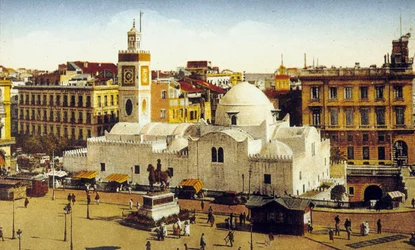 Regeringstorget, Alger