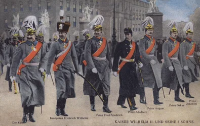 Kaiser Wilhelm II av Tyskland och hans sex söner i militäruniform (färgad bild)