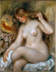 Blond badande. Naken kvinna med mycket långt hår. Målning av Pierre-Auguste Renoir