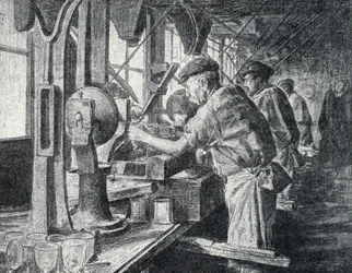 Skärningsverkstad vid kristallglastillverkningen i Sevres nära Paris Gravyr från "Excursion a travers les metiers" av Pierre Calmette Private Collection
