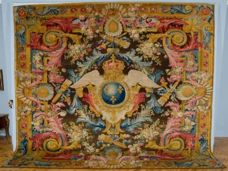 Louis XV Savonnerie matta med kungliga vapen, tillverkare Savonnerie Factory, Frankrike, ca 1740-1750