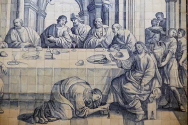 Barmhärtighetens kyrka. Azulejos. Jesus är smord av en syndfull kvinna i Lukas 7:36-50. Evora. Portugal.