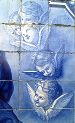 Dekorativ panel föreställande keruber, Lamego, Portugal. 1738 (keramiska plattor)