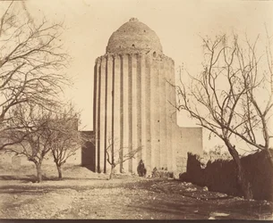 [Bastam, Tomb Tower byggt 1313, Khorasan], 1840-60-tal.