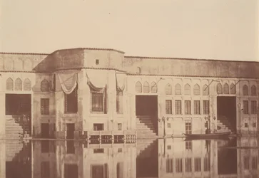 [Shahens sommarresidens Qasr, Emarat-e xoruji, Teheran, Iran], 1840-60-tal.