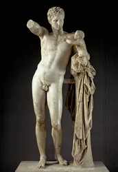 Grekisk konst: Hermes och barnet Dionysos - Marmorskulptur av Praxiteles (400-talet f.Kr.) från Heratemplet i Olympia, 330 f.Kr., mått 213 cm - Olympia, arkeologiska museet - Hermes bär Dionysos - Marmorskulptur (H. 213 cm), av Praxiteles (ca 400-326)