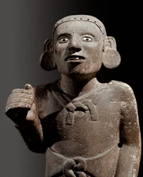 Förcolumbiansk civilisation: skulptur av en aztekisk präst