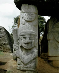 Megalitisk skulptur av en krigare