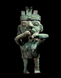 Förcolumbiansk konst, Vicúskulturen (Peru): bronsstatyett föreställande en musiker. Omkring 200 e.Kr. Lima, Guldmuseet, Peru