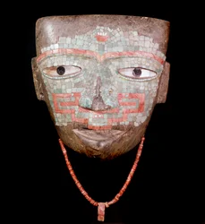 Pre-columbiansk konst: begravningsmask från civilisationen Teotihuacan III (300-650 AD) Mexiko. Mexico City. Nationalmuseet för antropologi