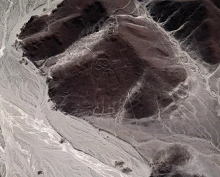 Flygfoto av Nazca-linjerna som representerar en mänsklig figur (fotografi