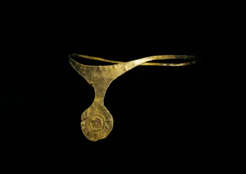 Förhistorisk konst, bronsåldern. "El Argars" kultur". Diademe av "Caravaca eller Cehegin"" i guld. Arkeologiska museet i Madrid, Spanien