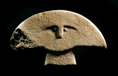 Förhistorisk konst: figurer skulpterade under järnåldern. 1100-800 f.Kr. La Spezia, Lunigiana-civilisationens kommunala museum