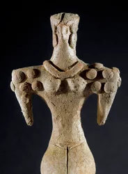 Förhistoria: lerstatyett av en kvinna med fyrkantig axel från centrala Turkmenistan (Kara-Depe-regionen). 4000-3700 f.Kr. Eneolitikum, kopparåldern. Sol. 18 cm Moskva, Institutet för arkeologi vid Ryska vetenskapsakademin, Ryssland