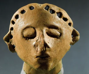 Förhistoria, Cucuteni-Trypillia-kulturen (Cucuteni-Trypillia eller Tripolya): huvud från en lerstaty. 3000 f.Kr., neolitikum, stenålder. Chișinău, Republiken Moldaviens historiska vetenskapsinstitut