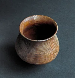 Förhistoria, Remedello-kulturen: klockformad vas från Santa Cristina-grottan, Fiesse nära Brescia. Kopparåldern. Eneolitikum. 2200 f.Kr. Rom, Museo Nazionale Preistorico Etnografico Luigi Pigorini